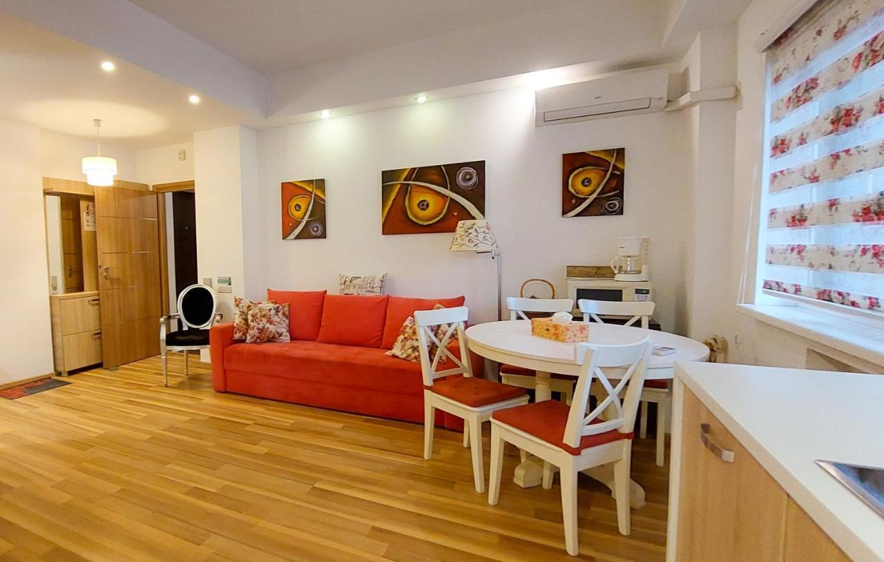Appartement Fancy 1Bd Family Friendly In Historical Centre à Bucarest Extérieur photo