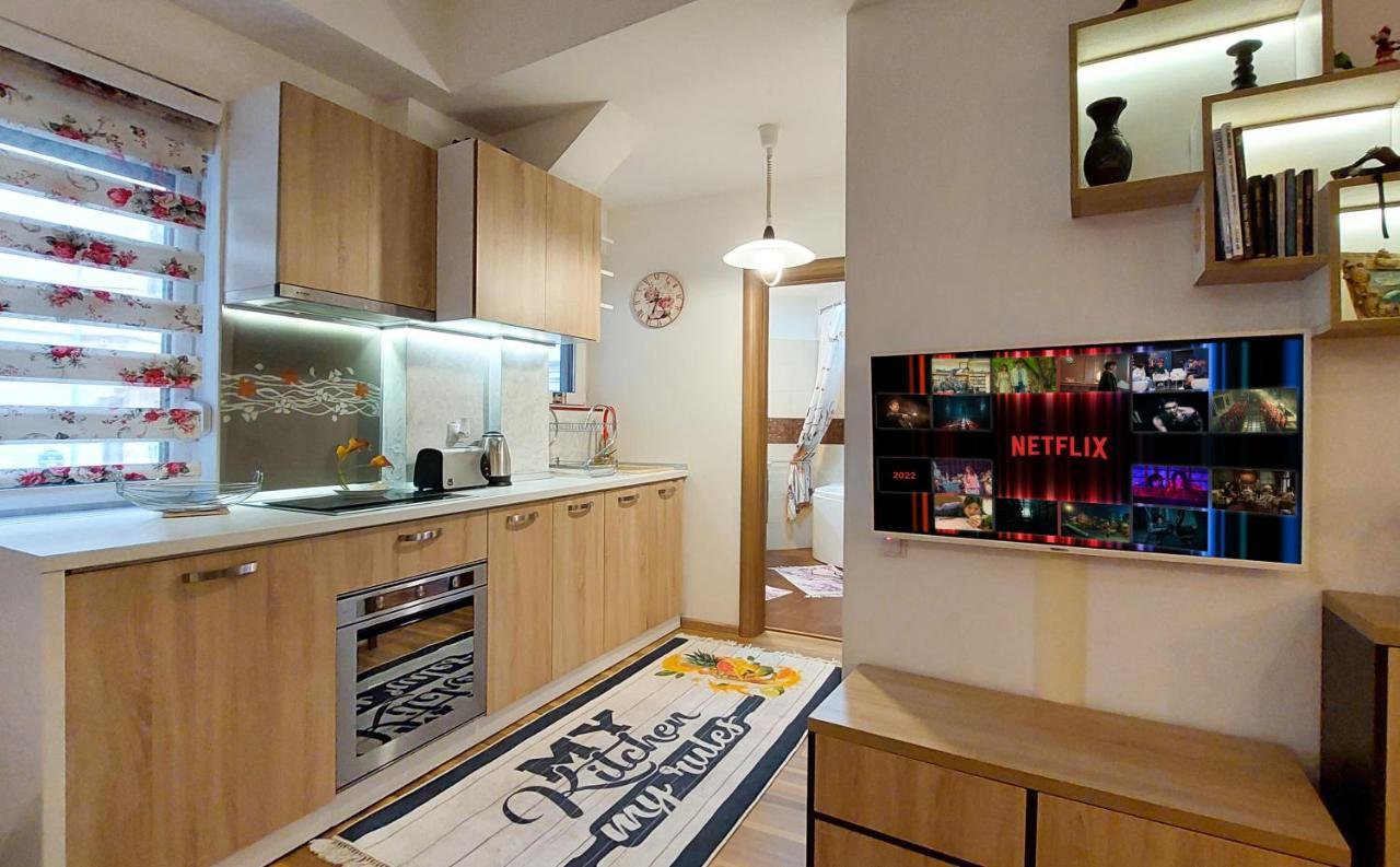 Appartement Fancy 1Bd Family Friendly In Historical Centre à Bucarest Extérieur photo
