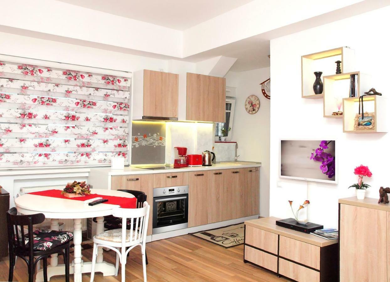 Appartement Fancy 1Bd Family Friendly In Historical Centre à Bucarest Extérieur photo